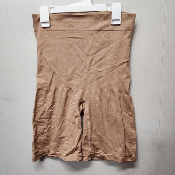 Izod Shapewear XL Body‎ Shaper Slimming Beige C202 - Picture 1 of 3
